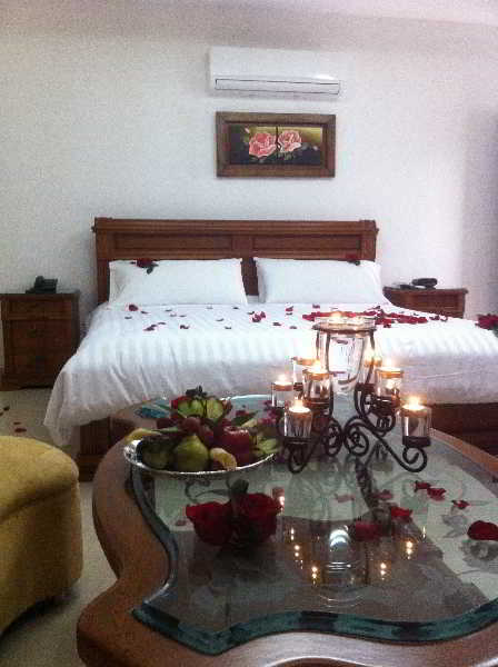 מונטריה Hotel Mi Corral Plaza מראה חיצוני תמונה
