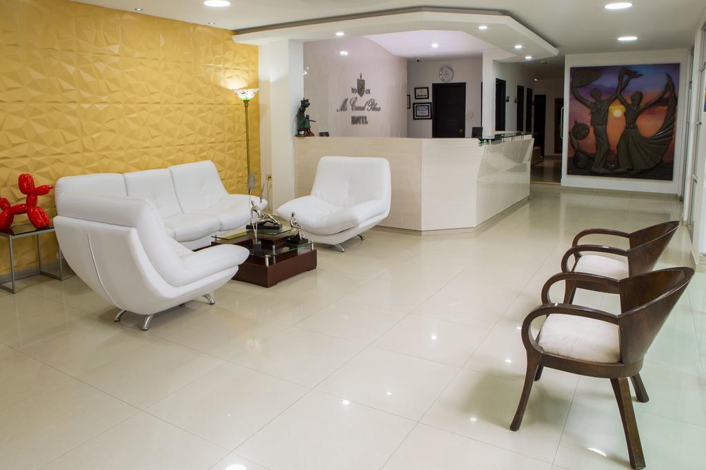מונטריה Hotel Mi Corral Plaza מראה חיצוני תמונה