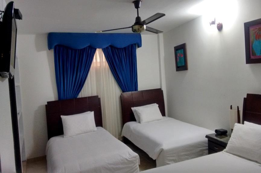 מונטריה Hotel Mi Corral Plaza מראה חיצוני תמונה