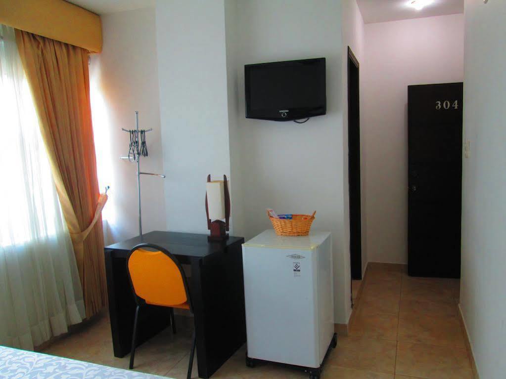 מונטריה Hotel Mi Corral Plaza מראה חיצוני תמונה