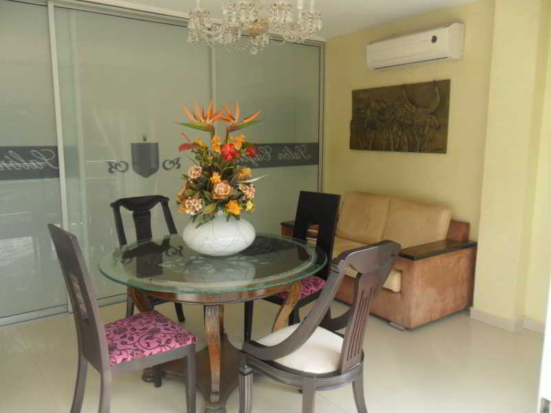 מונטריה Hotel Mi Corral Plaza מראה חיצוני תמונה